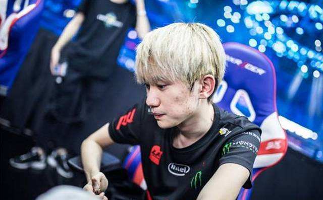 进行韧带修 进行韧带修