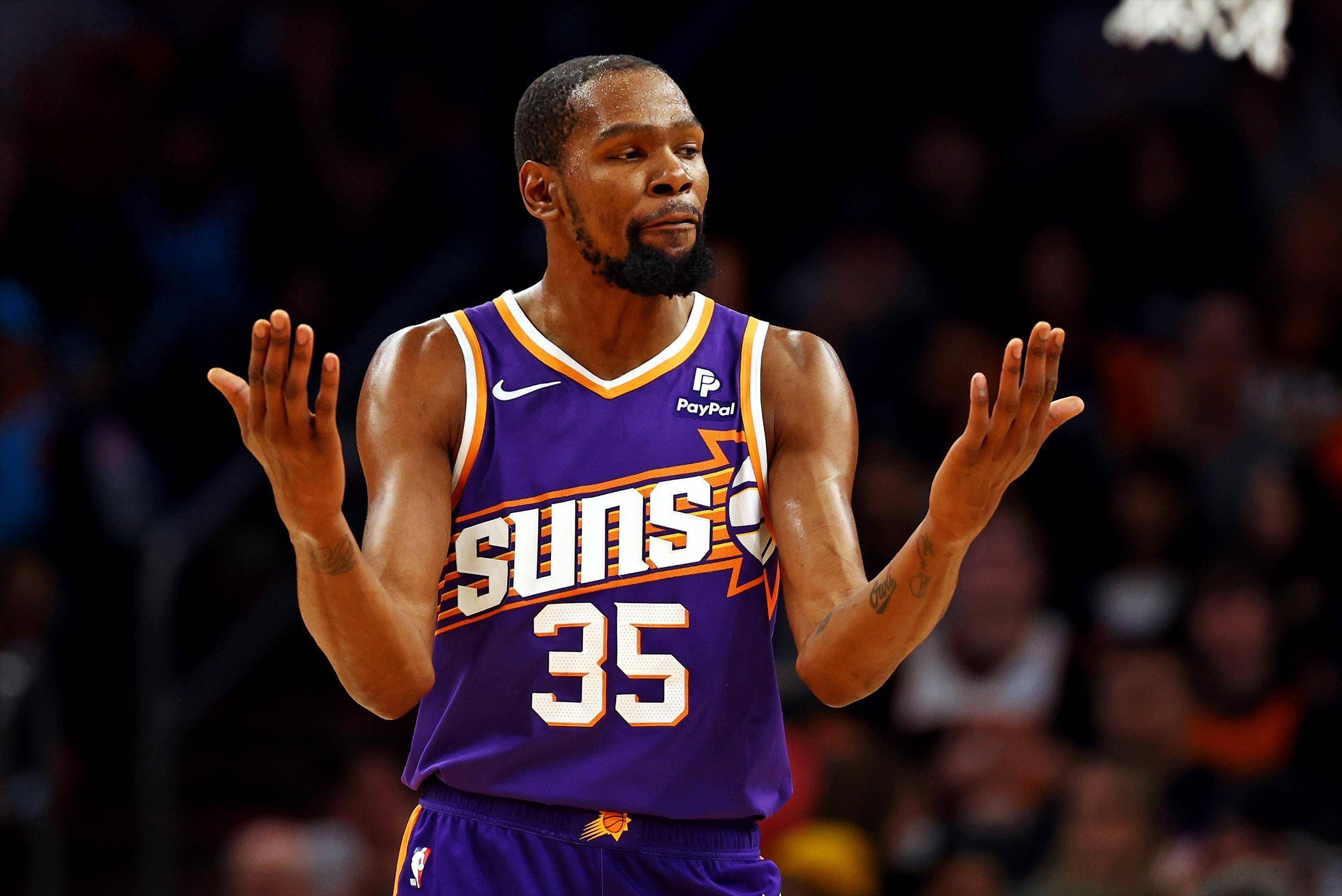 在接受采访 在接受采访